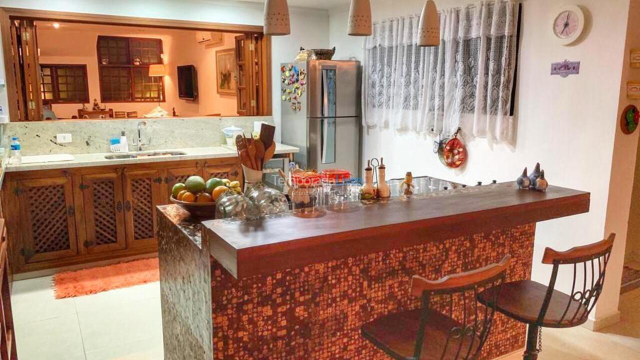 Casa para alquiler de vacaciones em Ilhabela (Perequê)