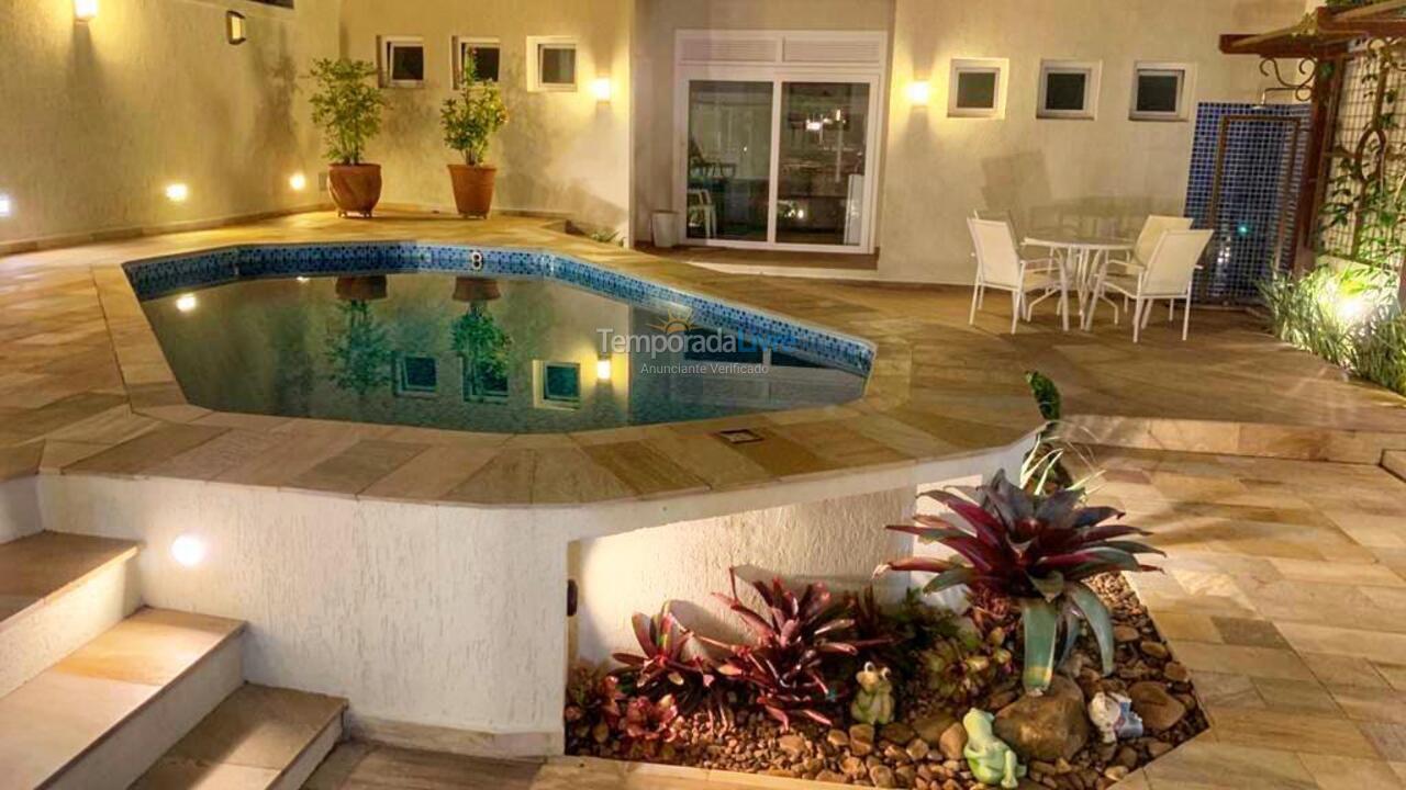 Casa para alquiler de vacaciones em Ilhabela (Perequê)