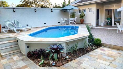 Casa moderna con piscina y aire acondicionado + 5 plazas de aparcamiento interior. Perequê