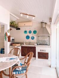 Casa moderna con piscina y aire acondicionado + 5 plazas de aparcamiento interior. Perequê