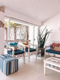 Casa moderna con piscina y aire acondicionado + 5 plazas de aparcamiento interior. Perequê