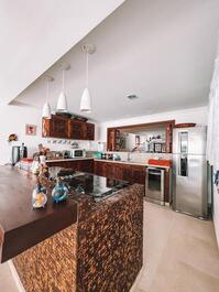 Casa moderna con piscina y aire acondicionado + 5 plazas de aparcamiento interior. Perequê