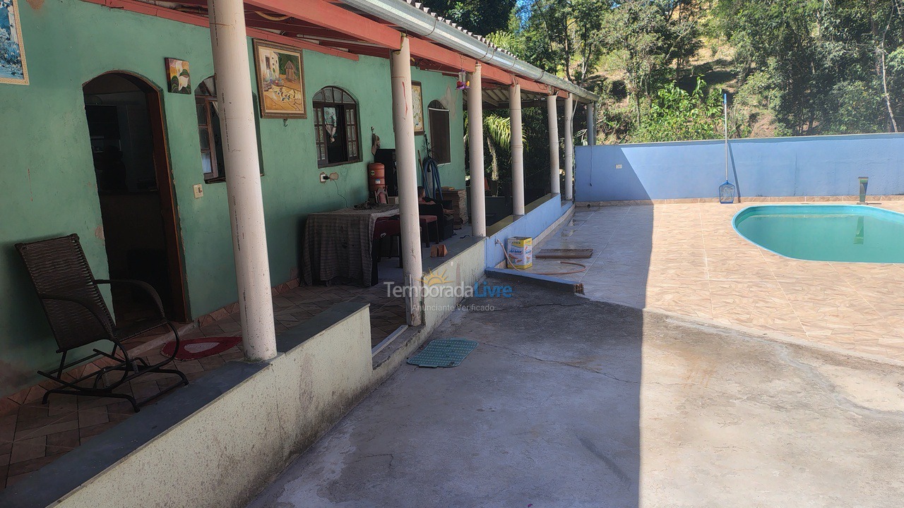 Granja para alquiler de vacaciones em Santa Branca (Estância Nova Campos do Jordão)