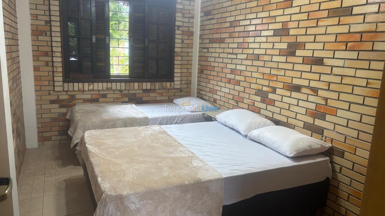 Casa para aluguel de temporada em Itapoá (Balneário das Palmeiras)