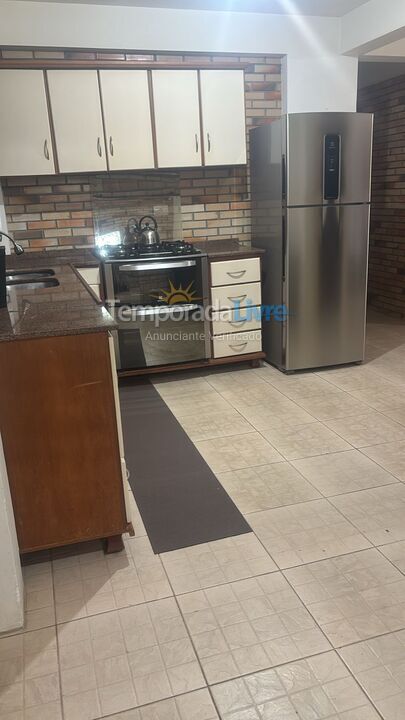 Casa para aluguel de temporada em Itapoá (Balneário das Palmeiras)