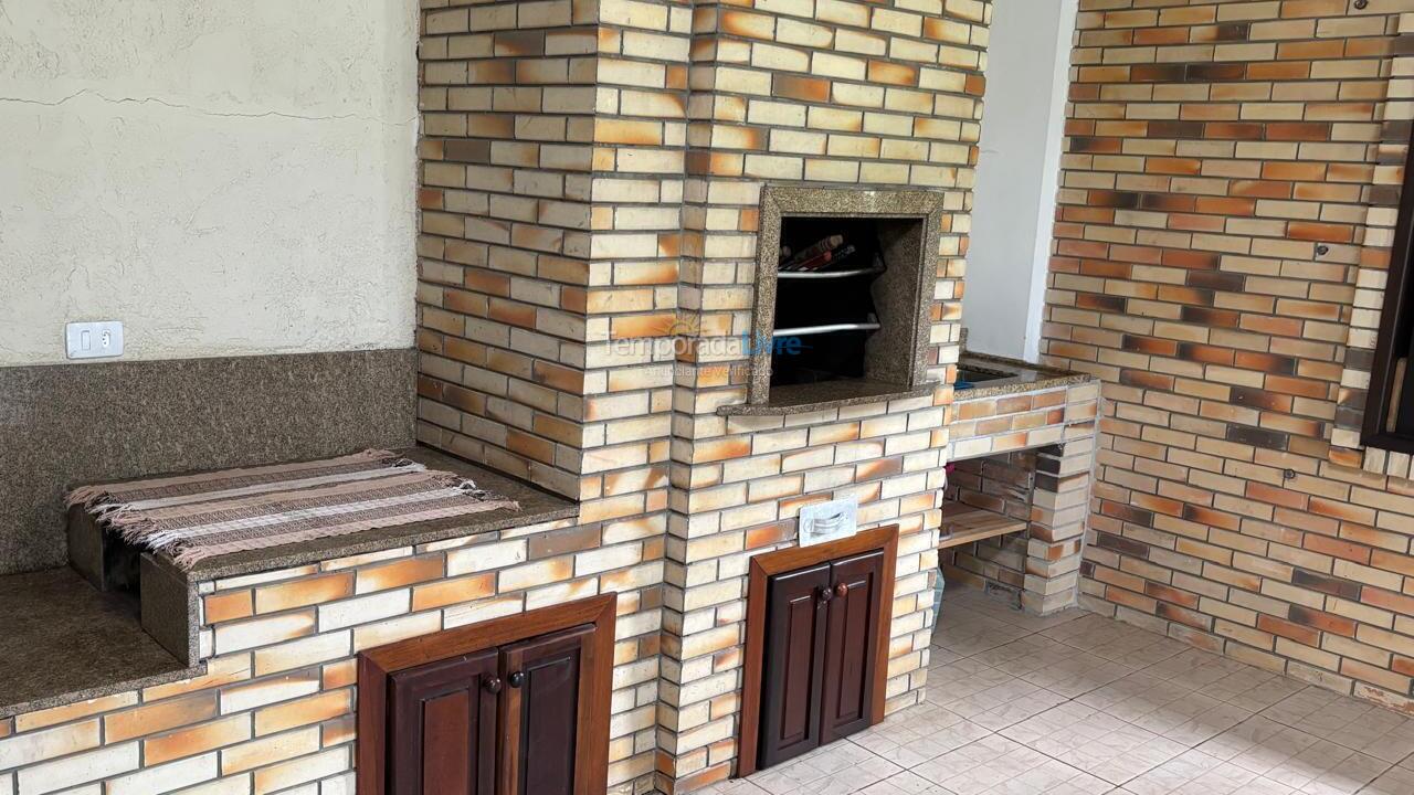 Casa para aluguel de temporada em Itapoá (Balneário das Palmeiras)