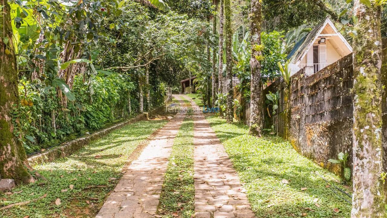 Casa para alquiler de vacaciones em Ubatuba (Praia do Lázaro)