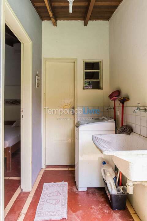 Casa para alquiler de vacaciones em Ubatuba (Praia do Lázaro)