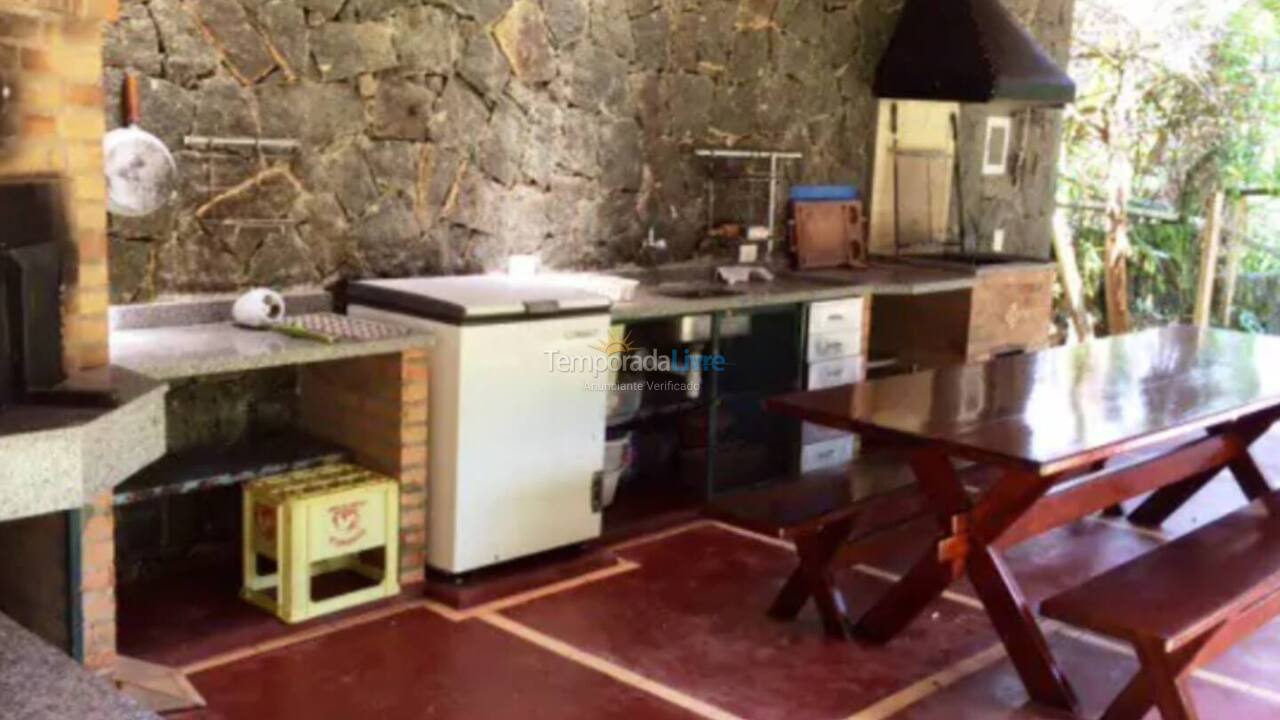 Casa para alquiler de vacaciones em Ubatuba (Praia do Lázaro)