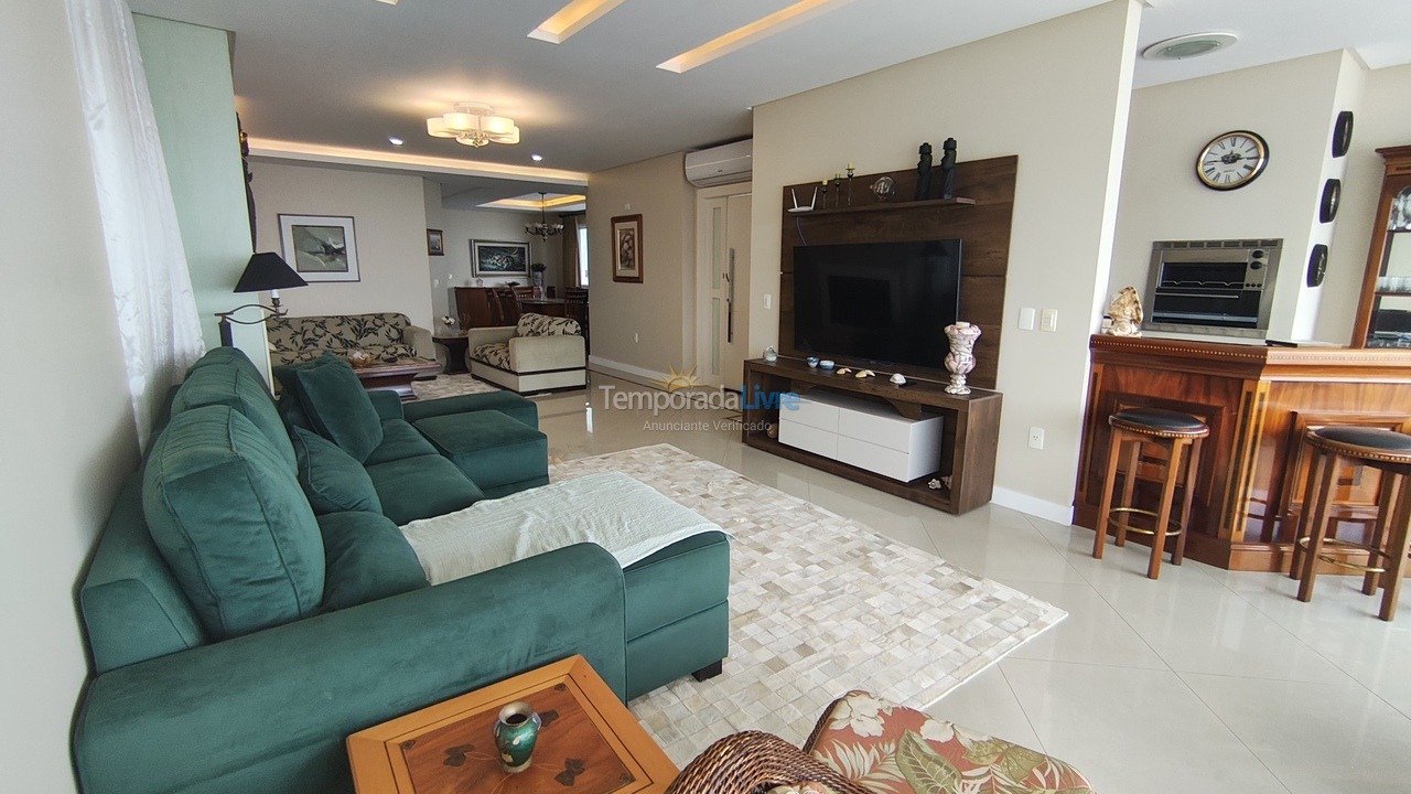 Apartamento para aluguel de temporada em Balneário Camboriú (Centro)