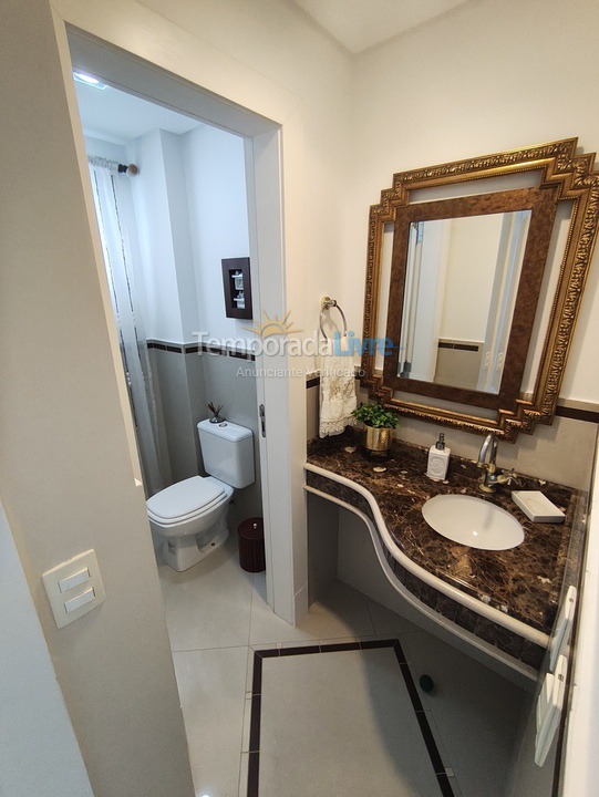 Apartamento para aluguel de temporada em Balneário Camboriú (Centro)