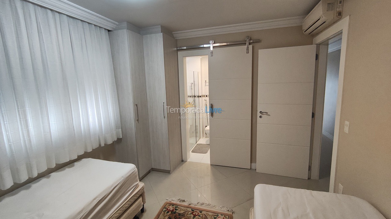 Apartamento para aluguel de temporada em Balneário Camboriú (Centro)
