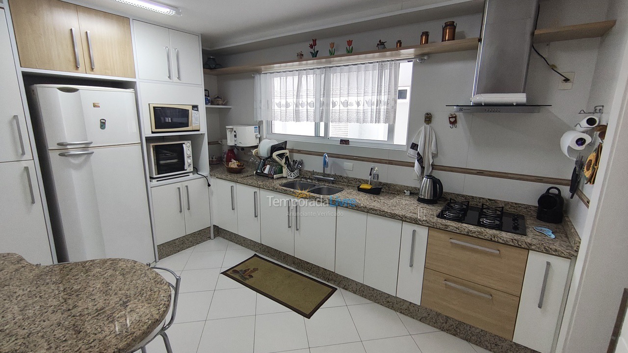 Apartamento para aluguel de temporada em Balneário Camboriú (Centro)