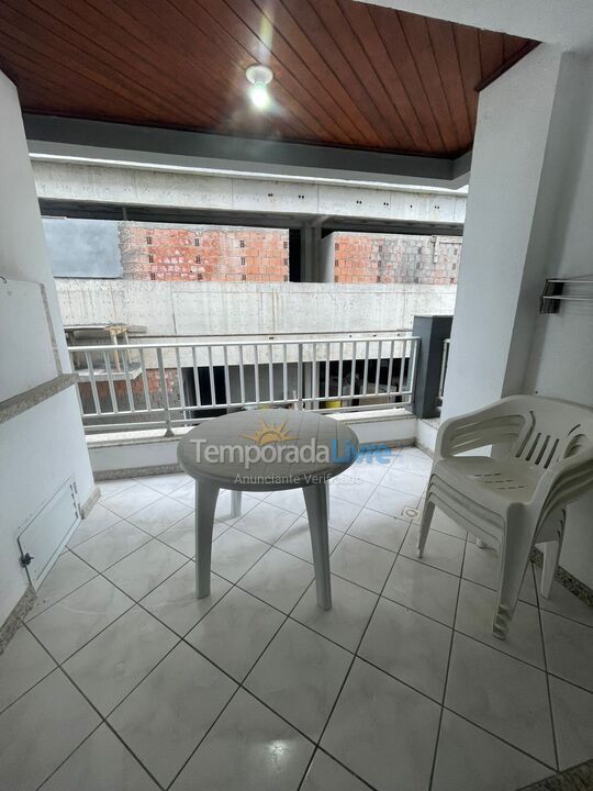 Apartamento para aluguel de temporada em Governador Celso Ramos (Praia de Palmas)