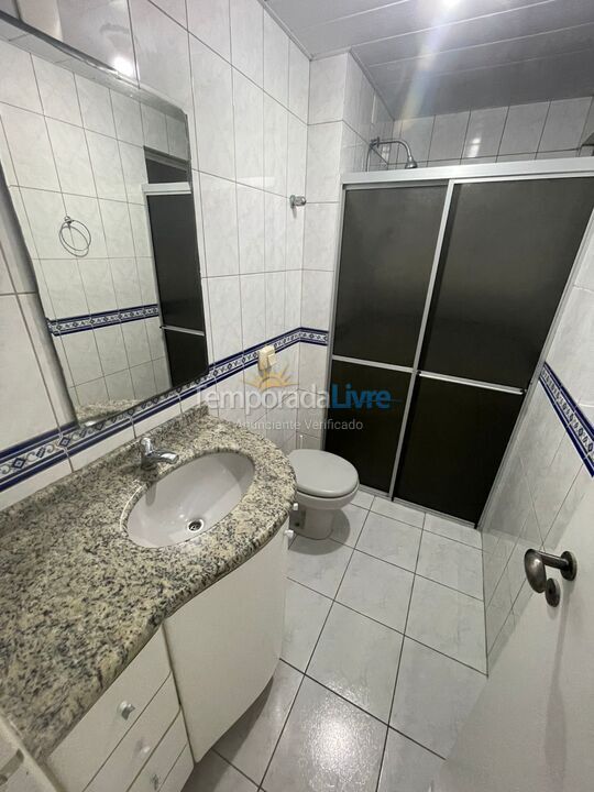 Apartamento para aluguel de temporada em Governador Celso Ramos (Praia de Palmas)