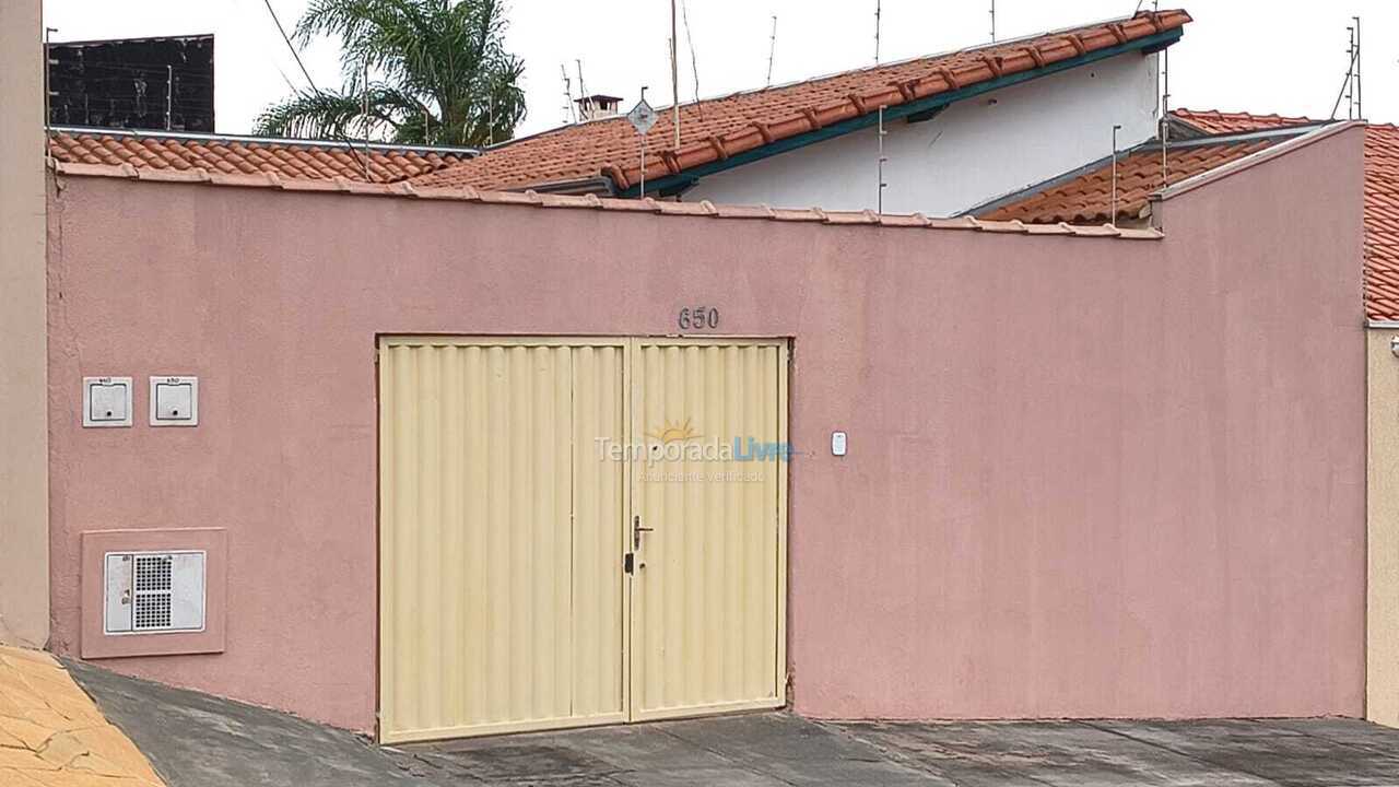 Casa para alquiler de vacaciones em Franca (Rua Santa Catarina 650)