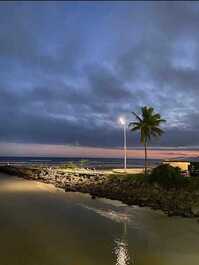 Kitnet Centro Mongaguá à beira mar - condomínio com garagem