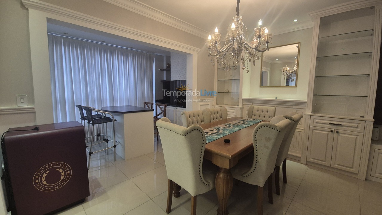 Apartamento para aluguel de temporada em Itapema (Meia Praia)