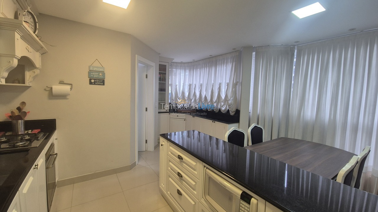 Apartamento para aluguel de temporada em Itapema (Meia Praia)