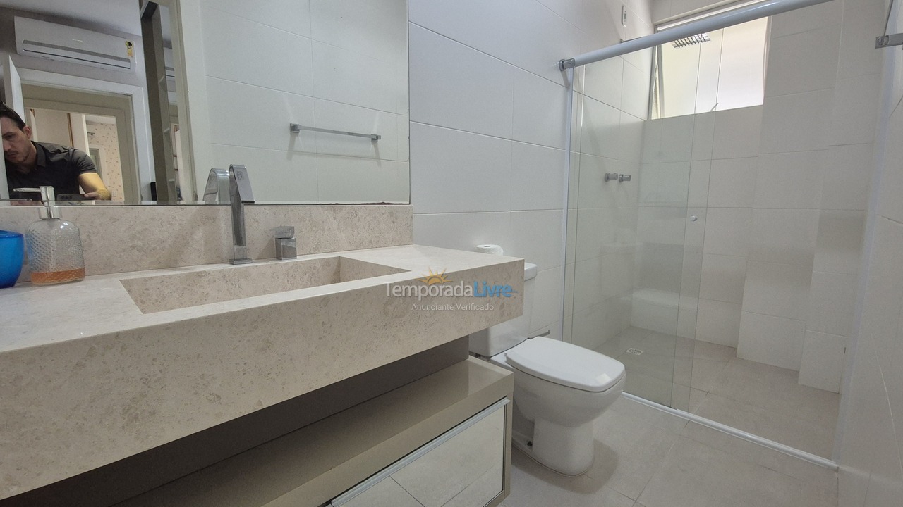 Apartamento para aluguel de temporada em Itapema (Meia Praia)