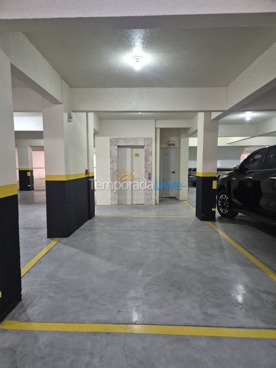 Apartamento para aluguel de temporada em Itapema (Meia Praia)