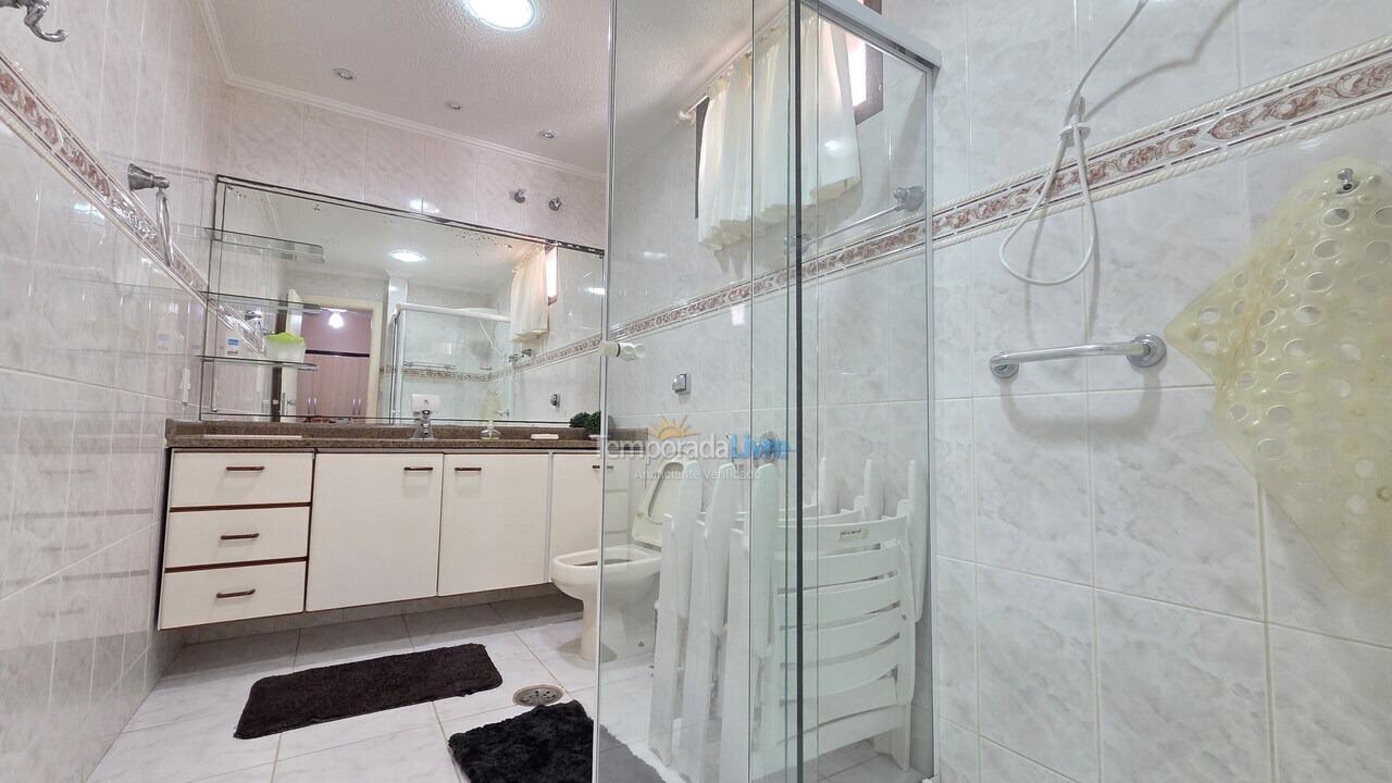 Apartment for vacation rental in Guarujá (Pitangueiras)