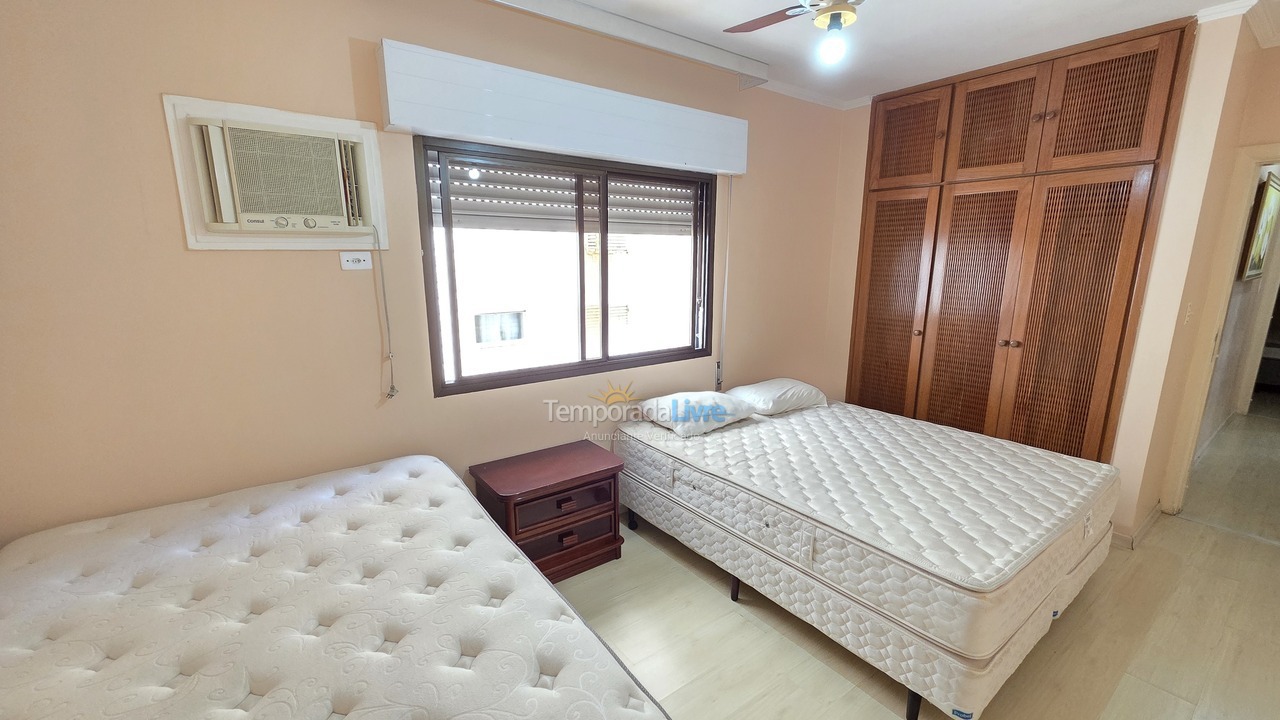 Apartment for vacation rental in Guarujá (Pitangueiras)
