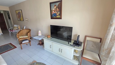Apartamento en el paseo marítimo de la playa de Pitangueiras, 3 dormitorios, capacidad para 8 personas, 1 plaza de aparcamiento.