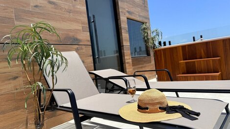 VT - Suite with Balcony, Sea View and Breakfast