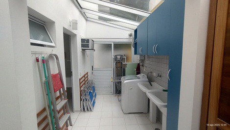 Casa alto padrão com 4 dorm em Riviera de São Lourenço