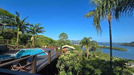 Beautiful house with pool and privileged view in Canto da Lagoa