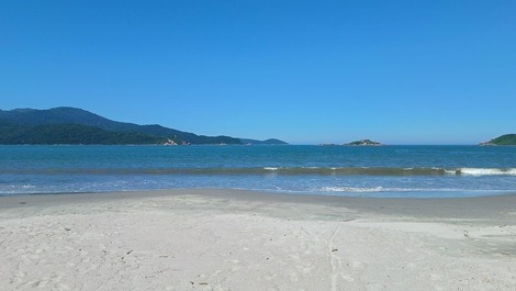 Apartamento de 03 dormitórios na Praia do Sonho