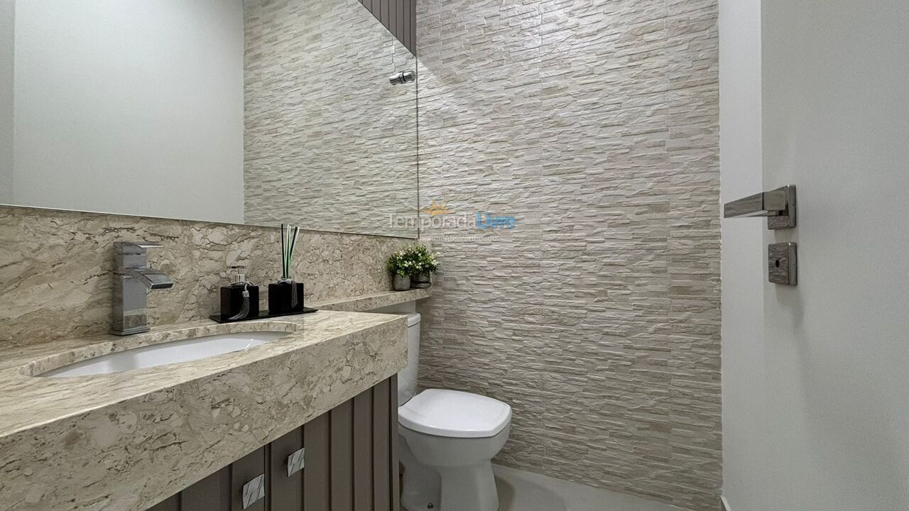 Apartment for vacation rental in Bombinhas (Canto Grande)