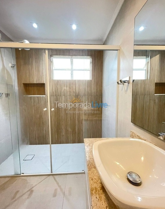 Apartamento para aluguel de temporada em Guarujá (Enseada)