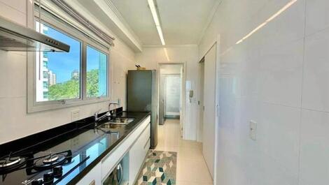 Enseada - Gourmet Balcony - Sea View - 2 Parking Spaces - 50 Meters from the Beach