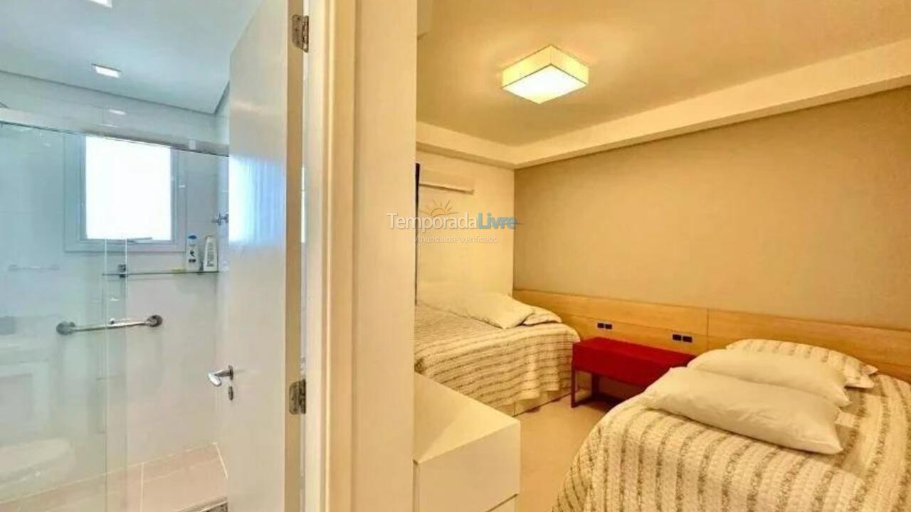 Apartment for vacation rental in Guarujá (Enseada)