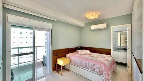 Enseada - Gourmet Balcony - Sea View - 2 Parking Spaces - 50 Meters from the Beach