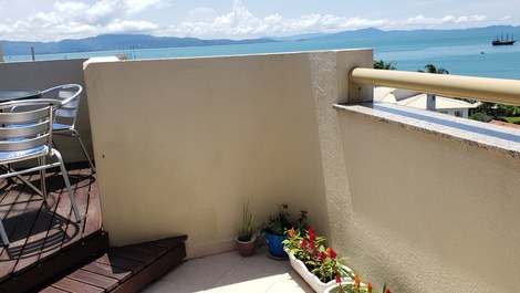 Apartment with Beautiful Ocean View-2 Dorm/1Suite-Garage-50m sea