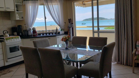 Apartment with Beautiful Ocean View-2 Dorm/1Suite-Garage-50m sea