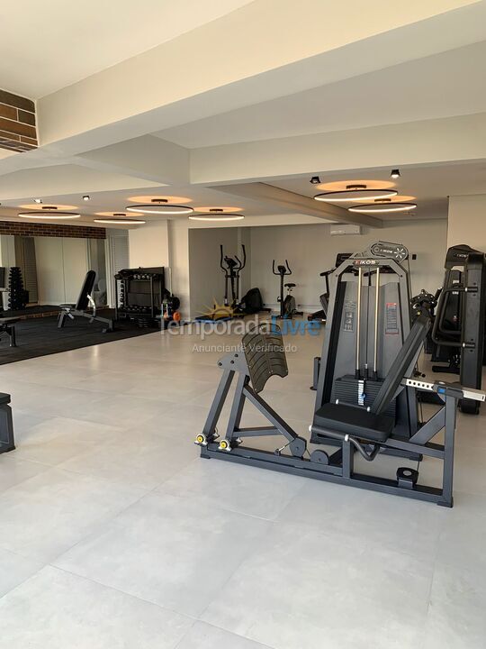 Apartamento para aluguel de temporada em Praia Grande (Praia do Caiçara)