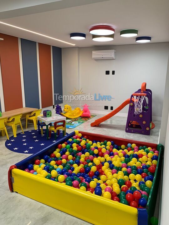 Apartamento para aluguel de temporada em Praia Grande (Praia do Caiçara)