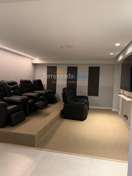 Apartamento para aluguel de temporada em Praia Grande (Praia do Caiçara)