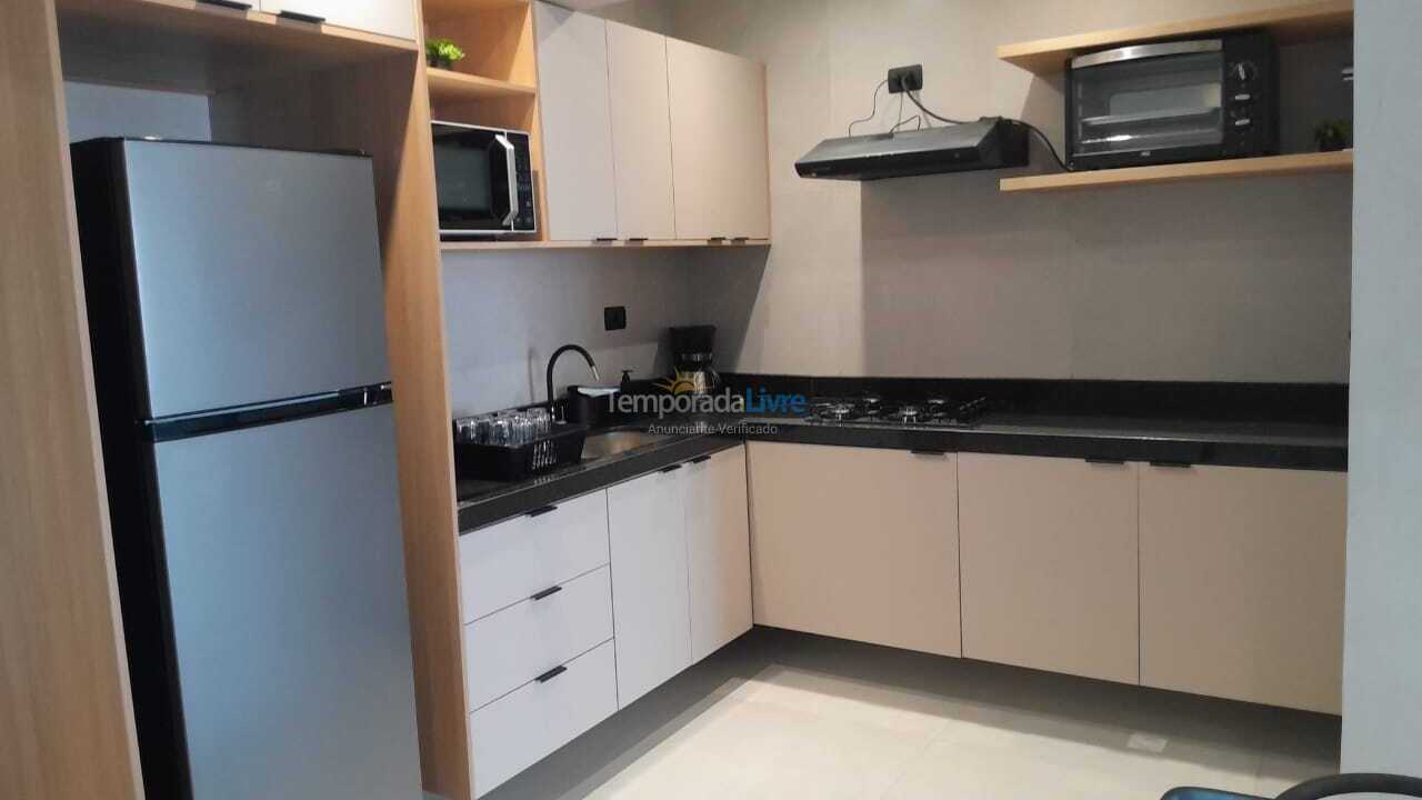 Apartamento para aluguel de temporada em Praia Grande (Praia do Caiçara)