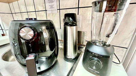 2-bedroom apartment one block from the beach in Meia Praia.