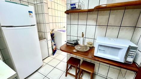 2-bedroom apartment one block from the beach in Meia Praia.