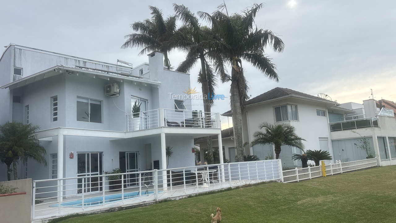 House for vacation rental in São Francisco do Sul (Enseada)