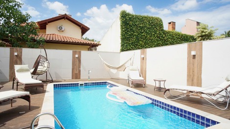 Casa de alto padrão em Jurere Internacional