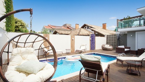 Casa de alto padrão em Jurere Internacional