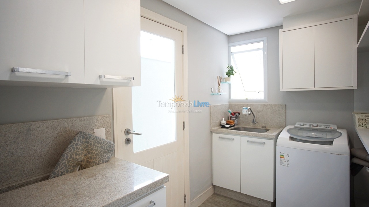 Casa para aluguel de temporada em Florianopolis (Jurerê Internacional)