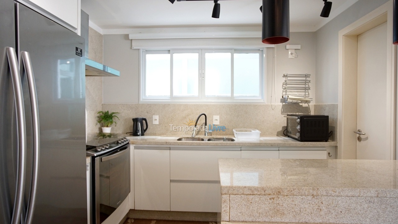 Casa para aluguel de temporada em Florianopolis (Jurerê Internacional)